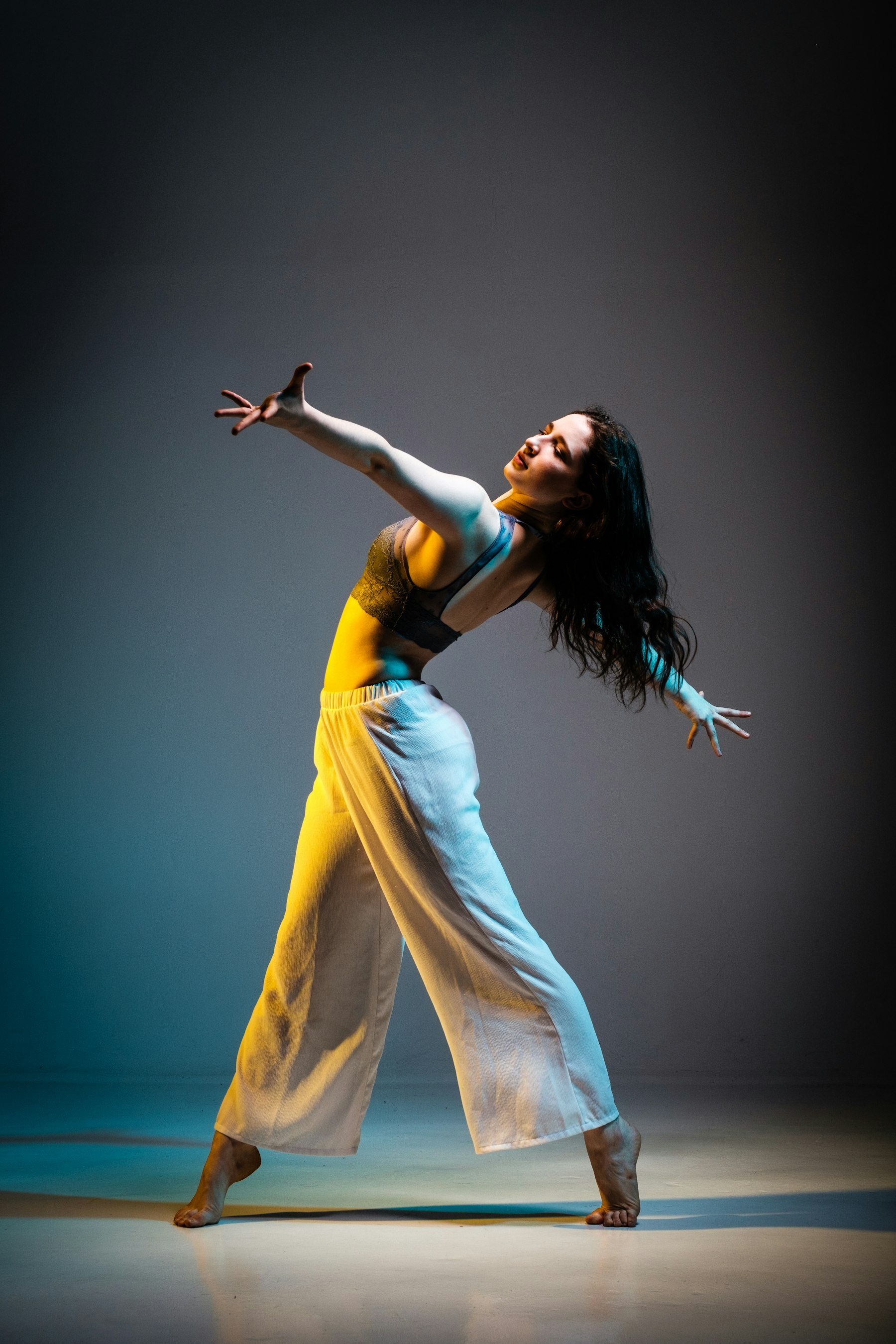 Bailarina adulta em pose clássica