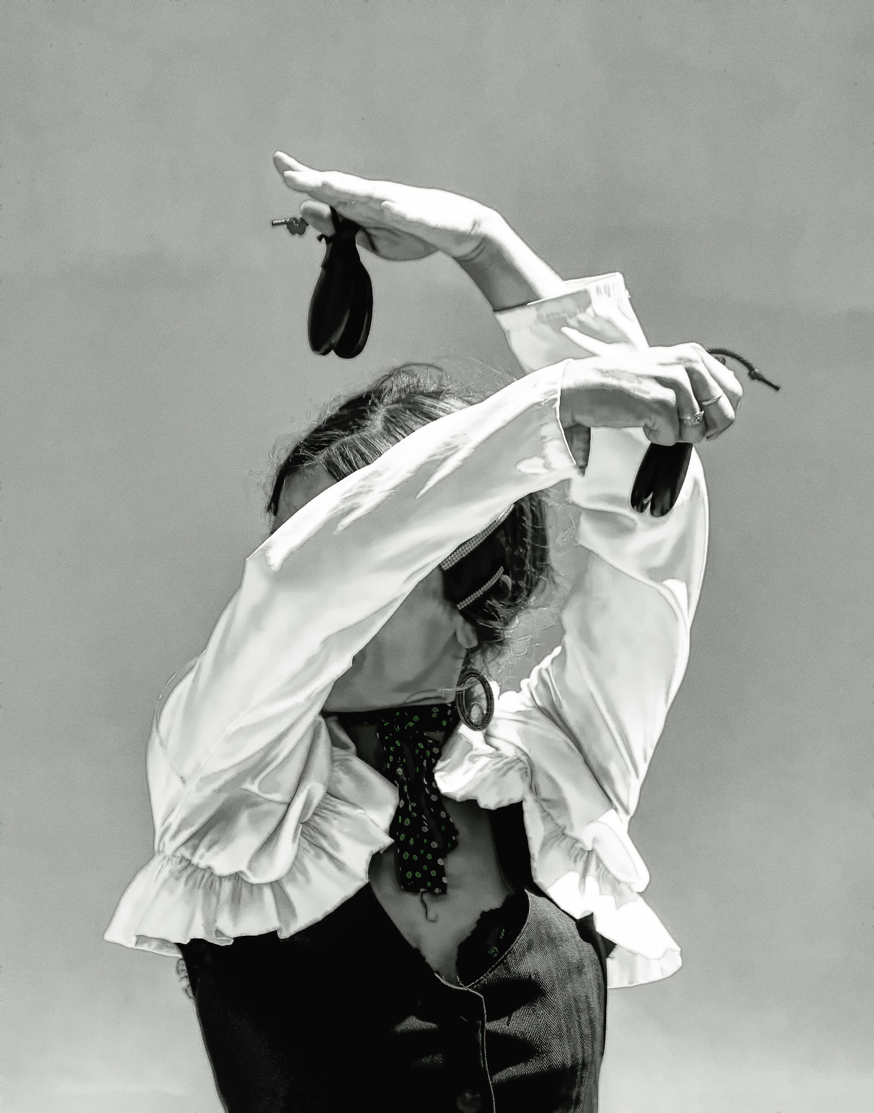 Bailarina de flamenco em postura altiva